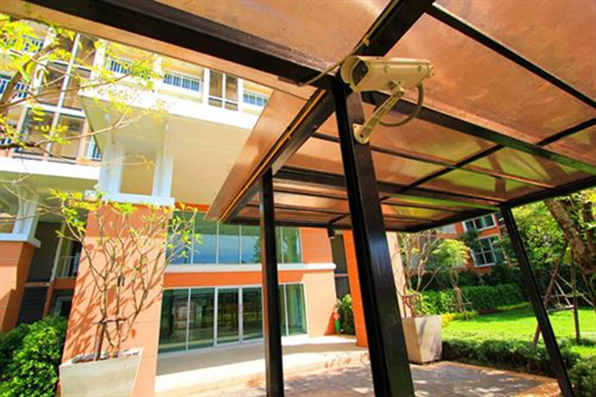Grow Residences Bangkok Exterior photo